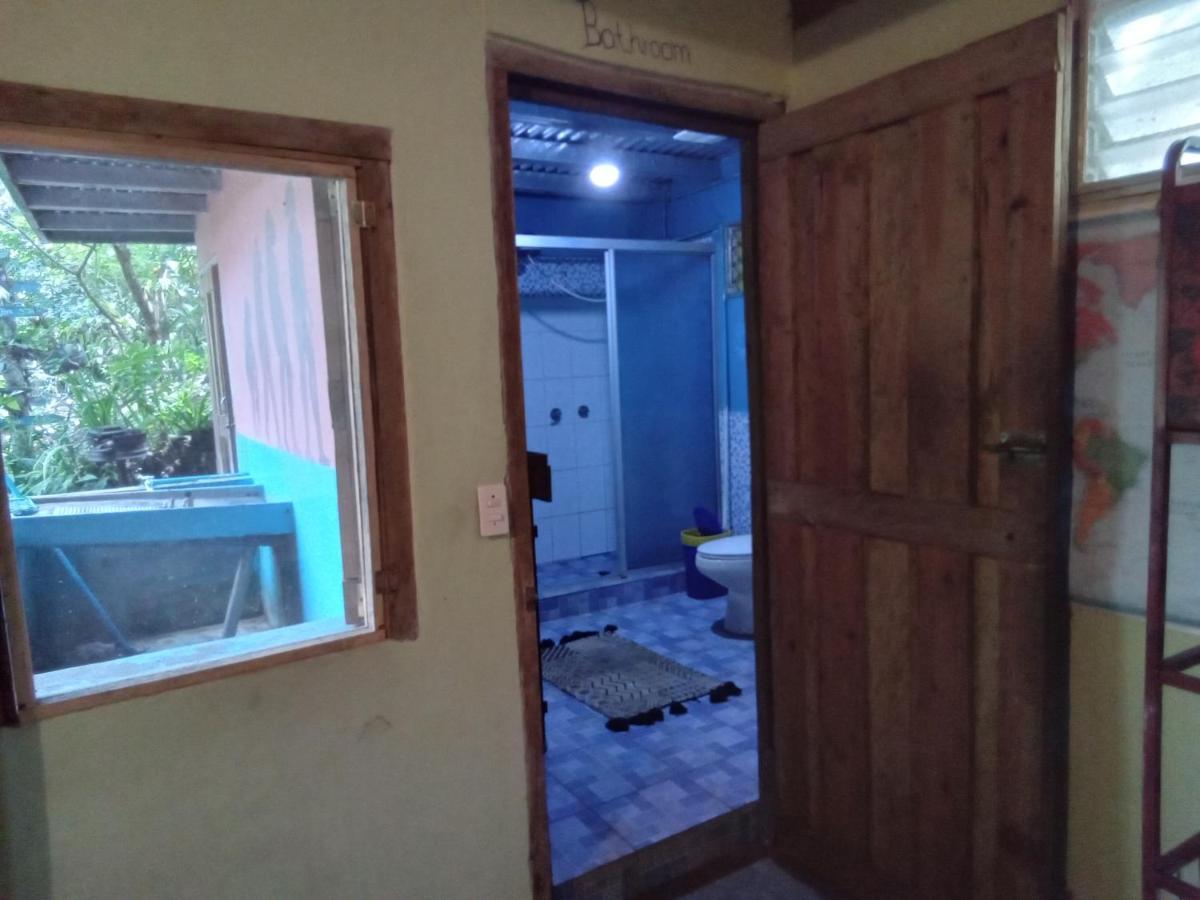 Hostal Azul Del Lago Agua Azul Bagian luar foto
